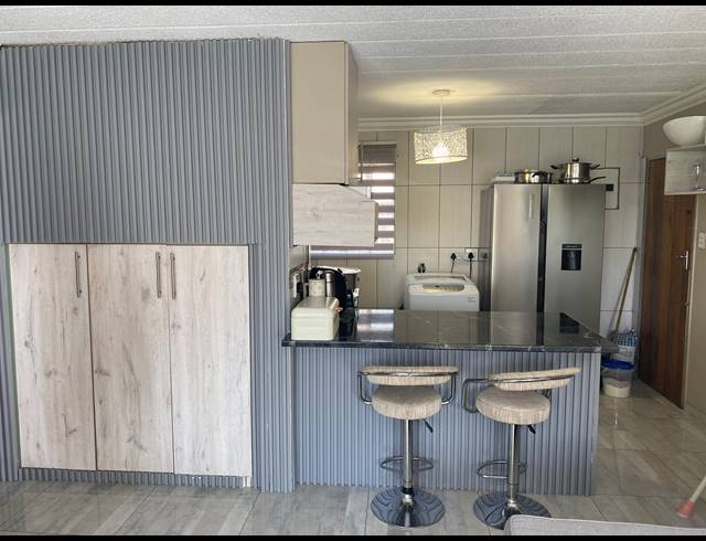 2 BEDROOM SECTIONAL TITLE FOR SALE IN RAVENSWOOD